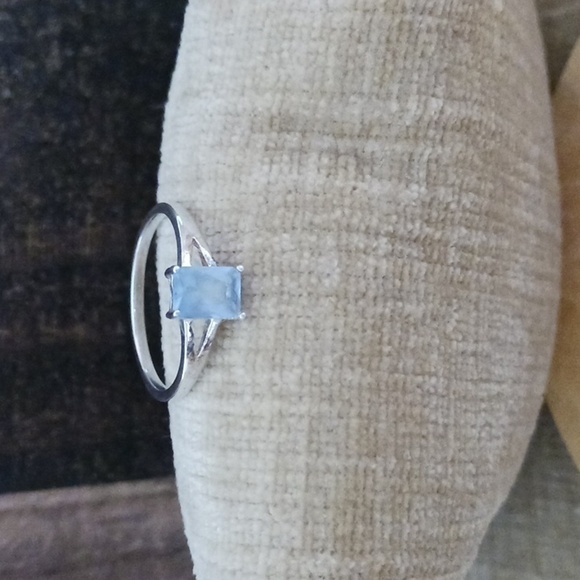 Silver Four Prong Synthetic Crystal Stonw Ring - Picture 2 of 10